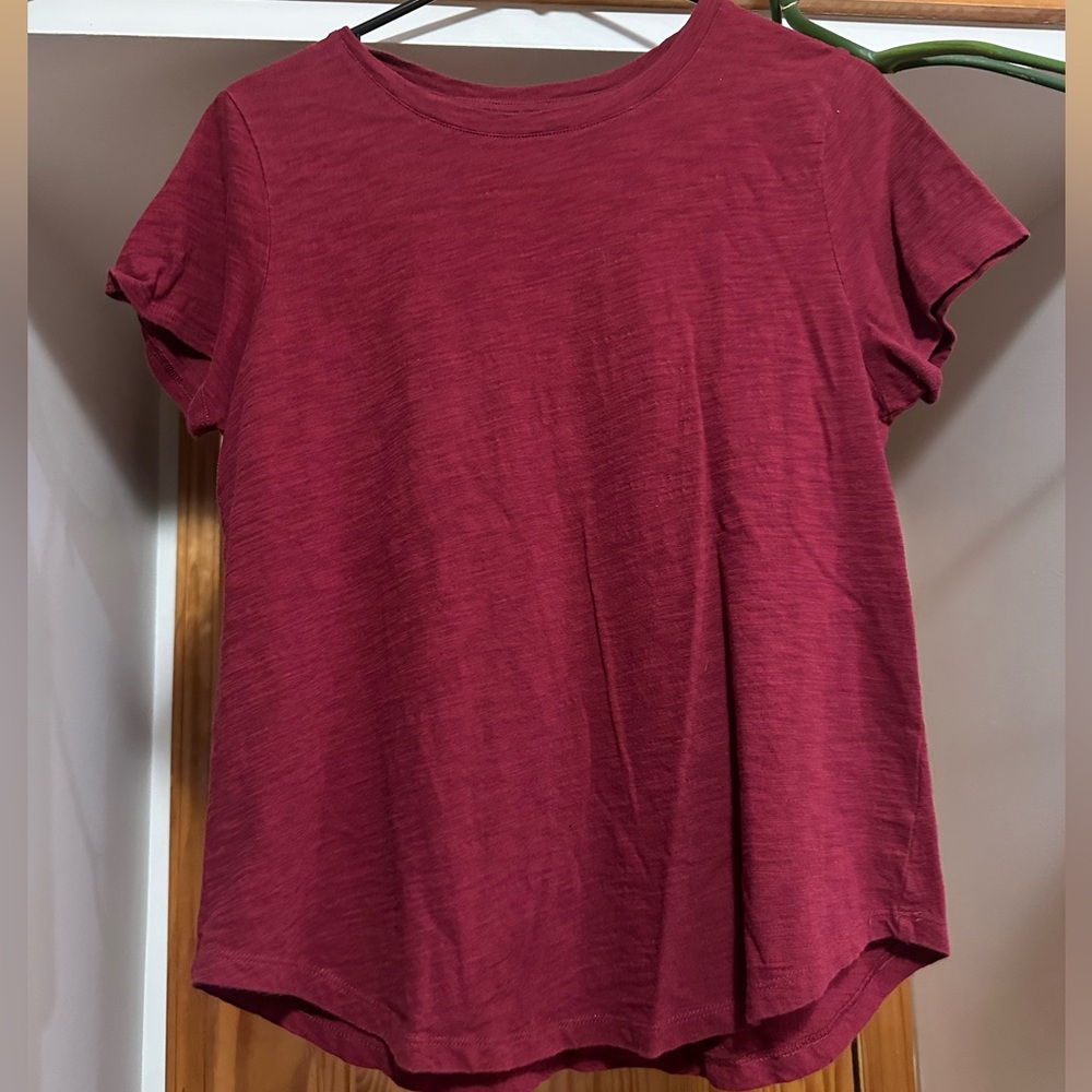 Old Navy Basic Crewneck Everywear Tee Red Size M